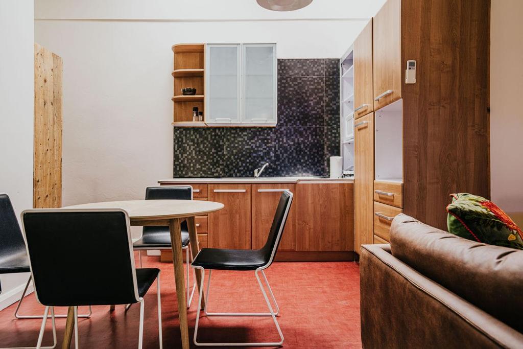 Albert Hotel 戴尔斯福特 外观 照片